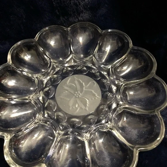 ****Donated****𝅺GLASS serving dish 10” - Picture 2 of 5